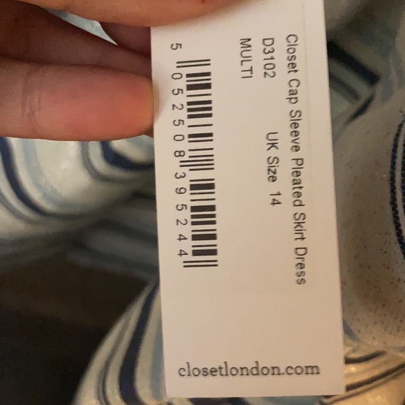 White/ Blue new Closet of London dress - Picture 5 of 5